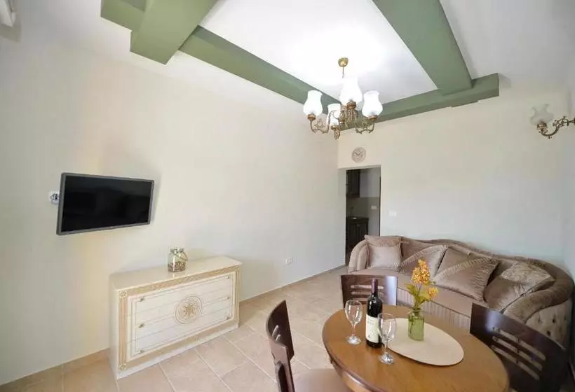 هتل Pontus Luxury Apartments