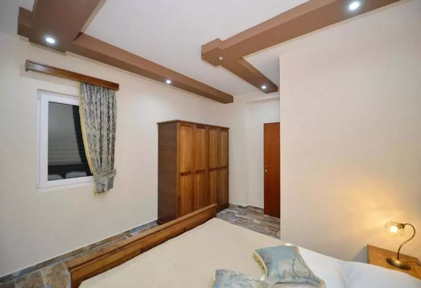 هتل Pontus Luxury Apartments