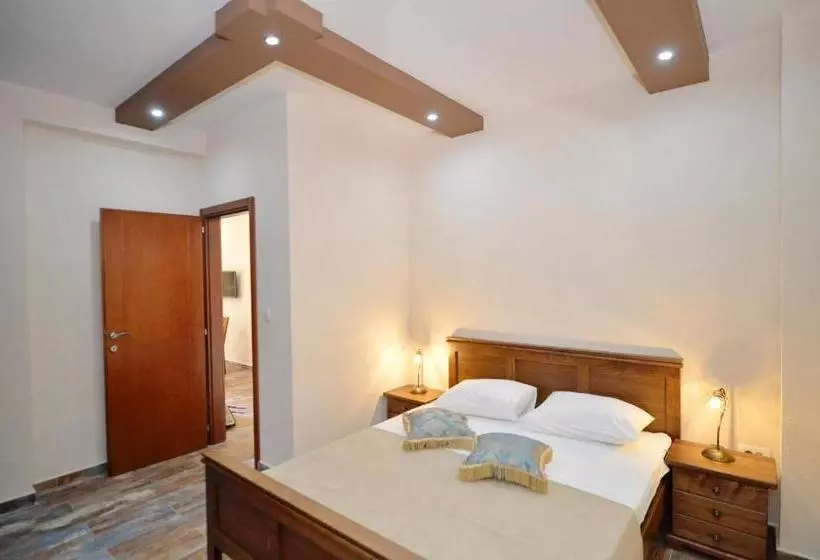 هتل Pontus Luxury Apartments