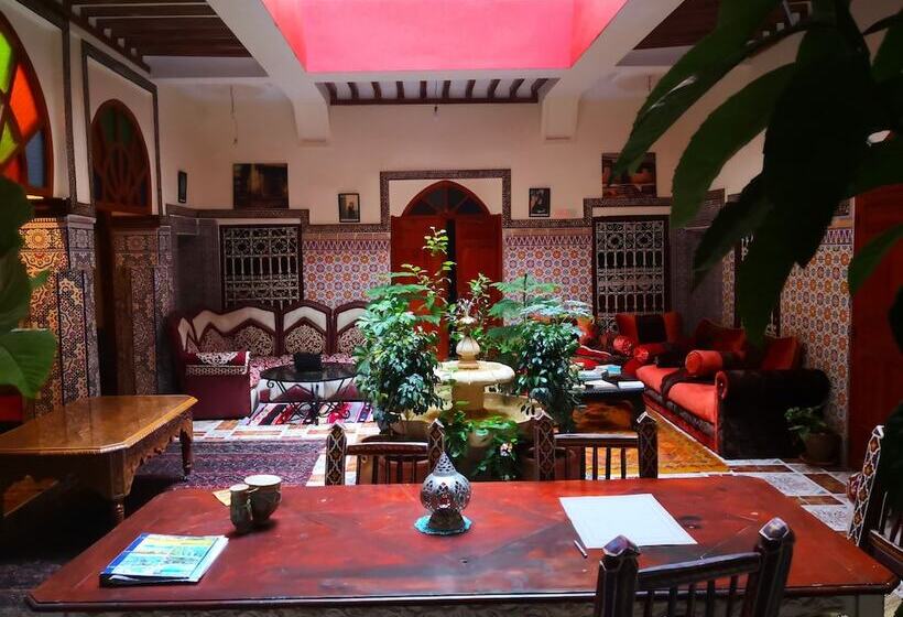 Otel Riad Itry   Hostel