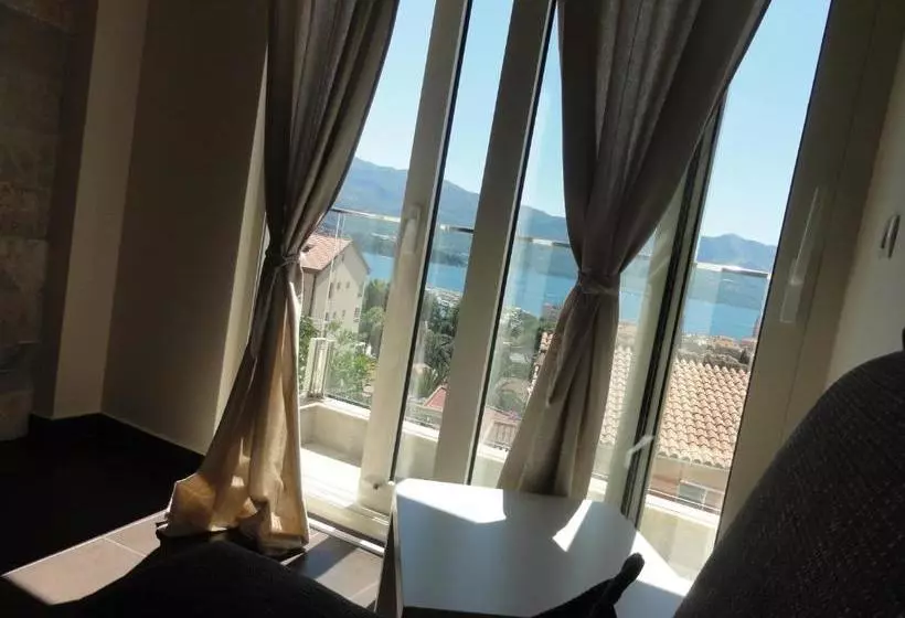 هتل The Old Town Viewpoint Apartments