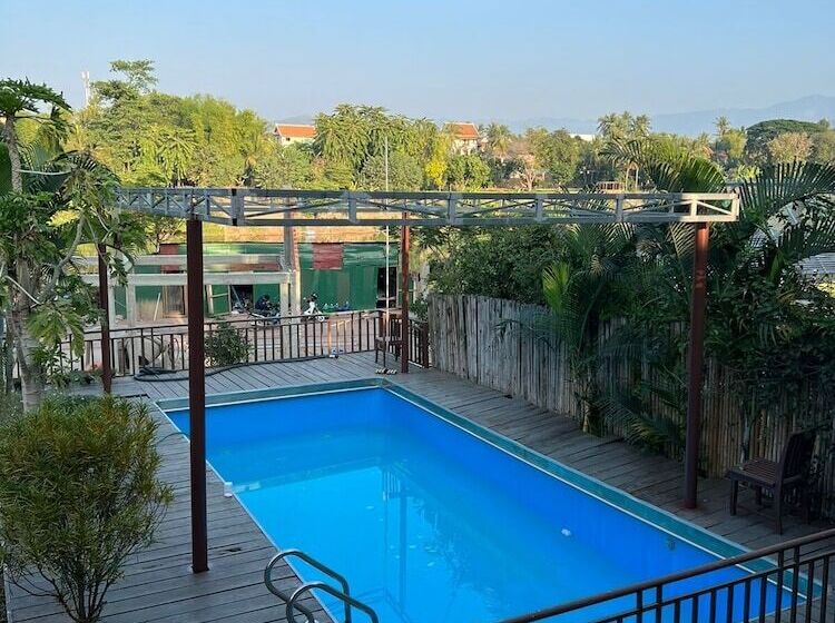 בית מלון כפרי Villa Namkhan River