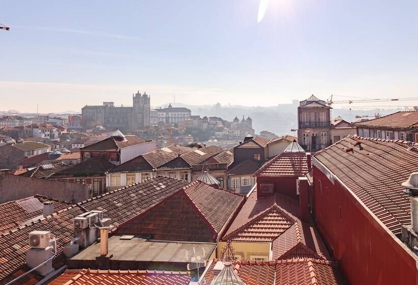 هتل Youropo  Clérigos