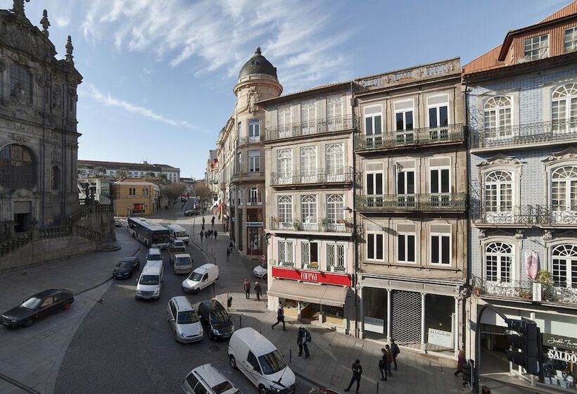 هتل Youropo  Clérigos