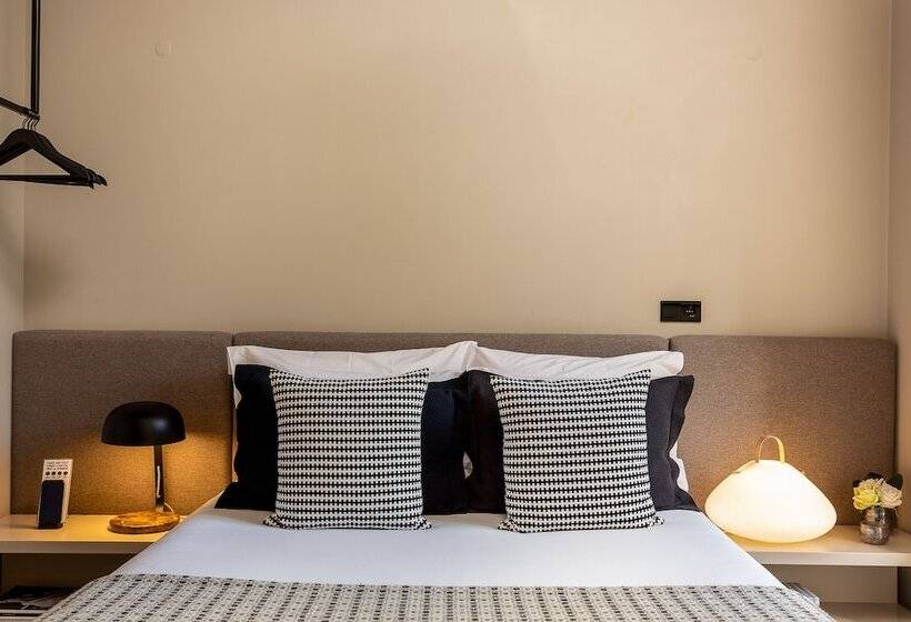 هتل Youropo  Clérigos