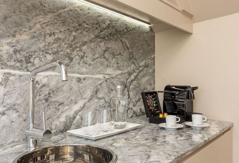 هتل Youropo  Clérigos