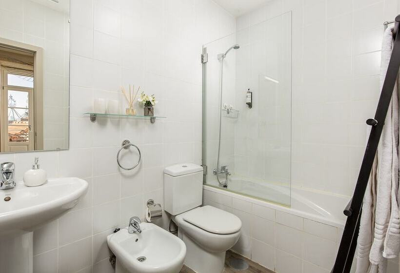 هتل Youropo  Clérigos