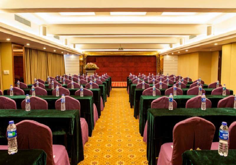 Otel Vienna  5.0 Qingyuan City Plaza Lianjiang Road