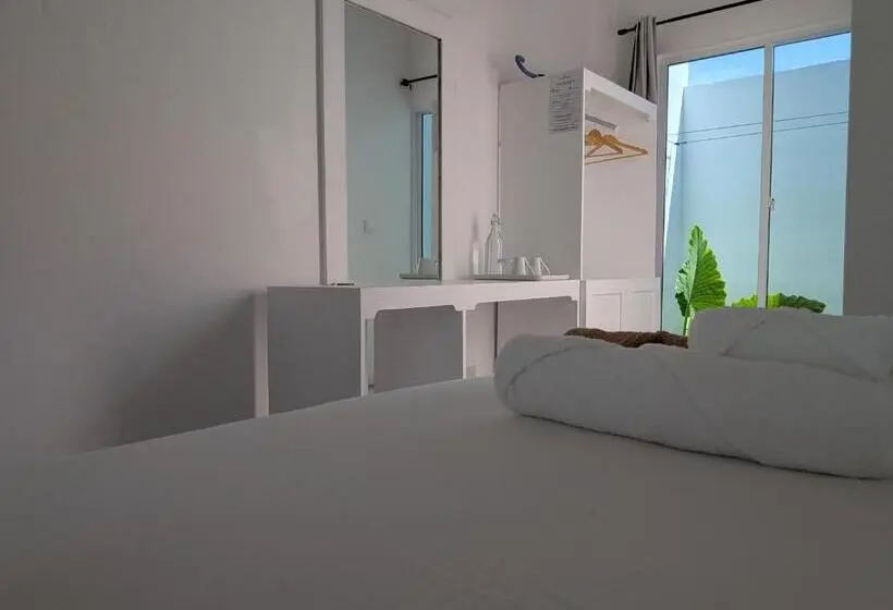 هتل Avi Guesthouse