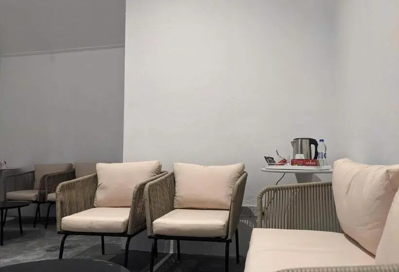 هتل Avi Guesthouse
