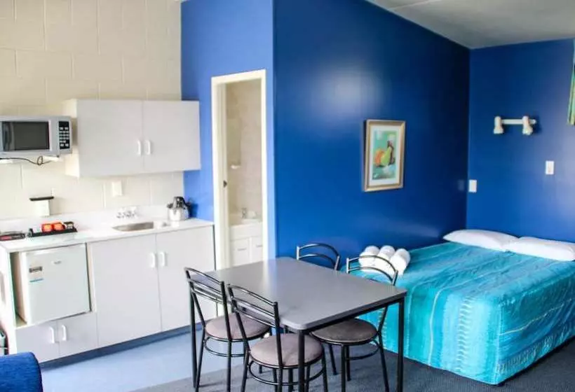 Amber Kiwi Holiday Park & Motel