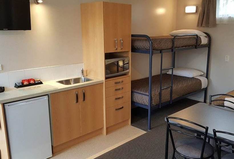 Amber Kiwi Holiday Park & Motel