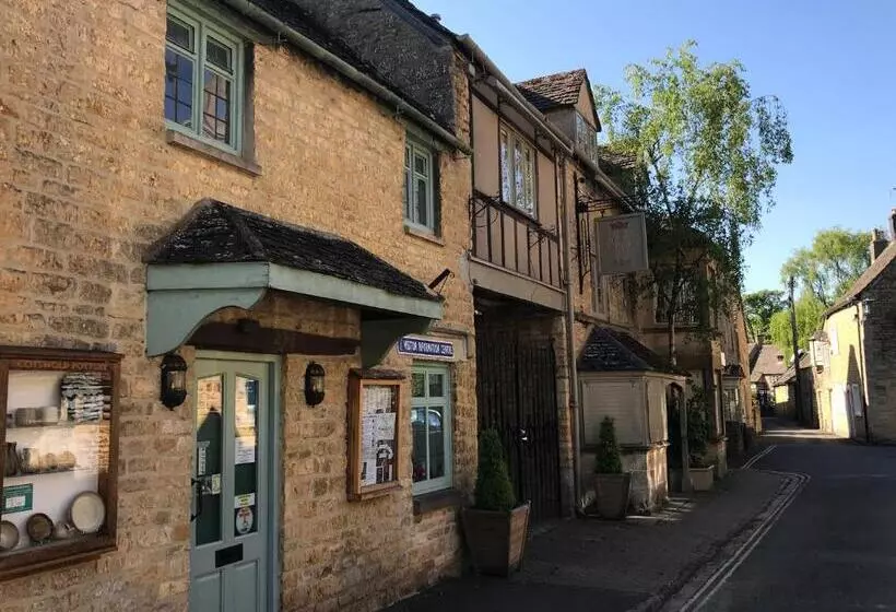 ホテル Coombe House