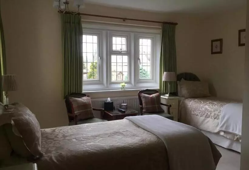 ホテル Coombe House