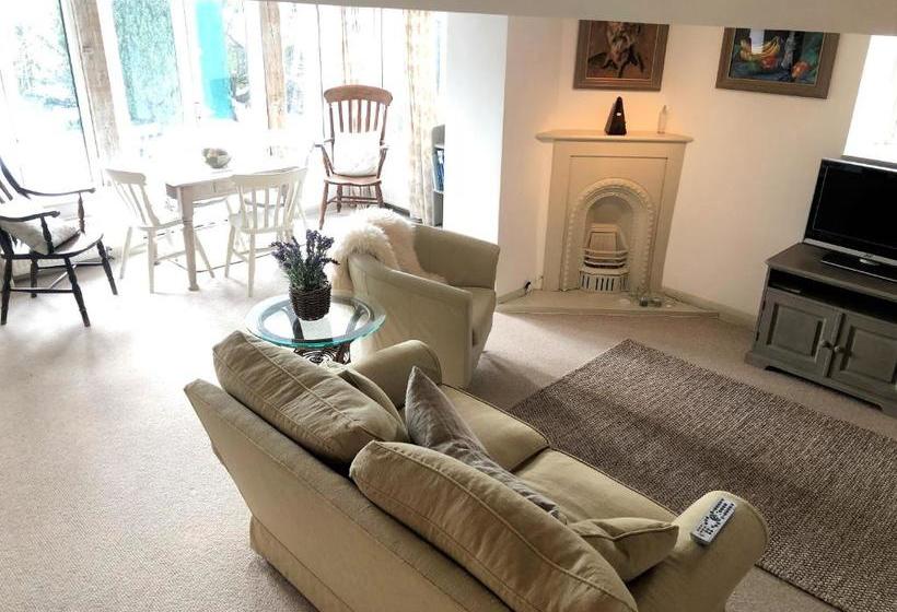 هتل Cornerstone Cottage