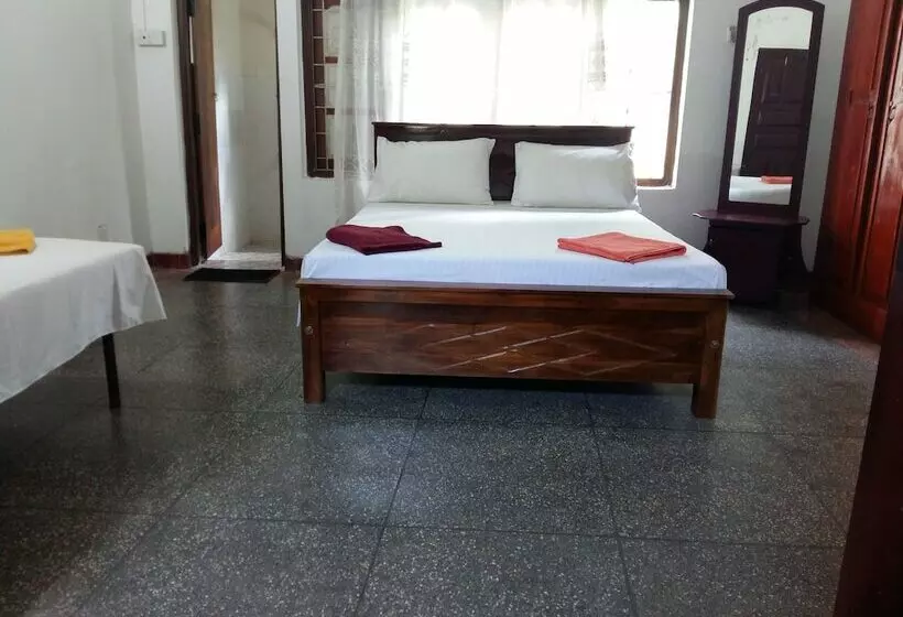 Hotel Ginza Rest Kandy