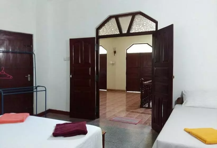 Hotel Ginza Rest Kandy