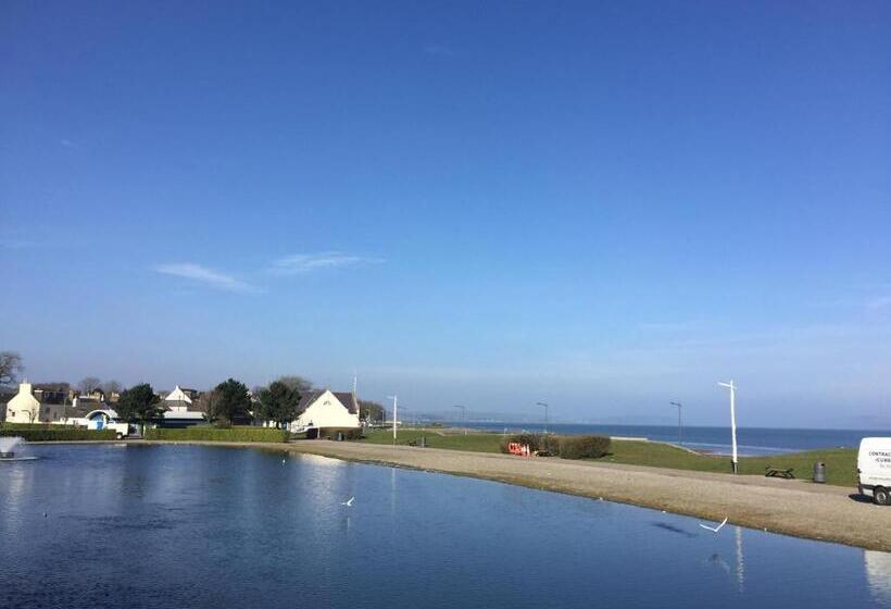 Отель Lakeview Guest House