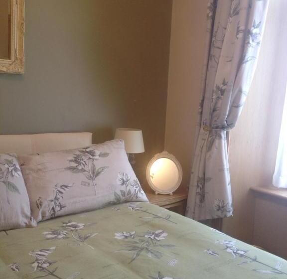 Отель Lakeview Guest House