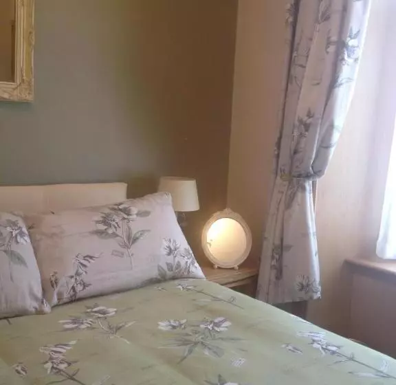 Hotelli Lakeview Guest House