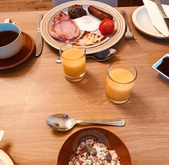 Отель Lakeview Guest House