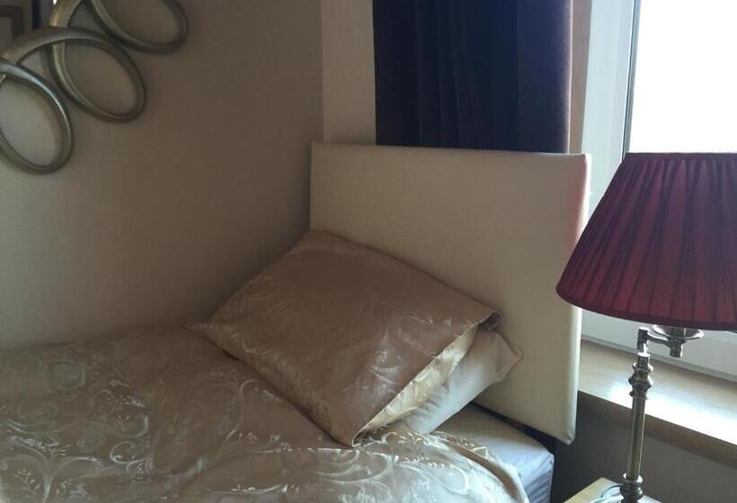 Отель Lakeview Guest House