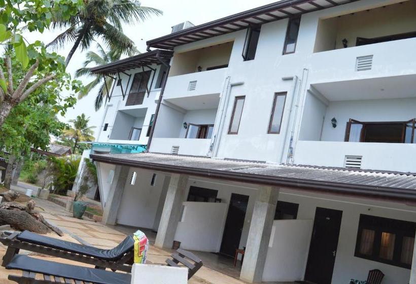 호텔 Polhena Bay Resort