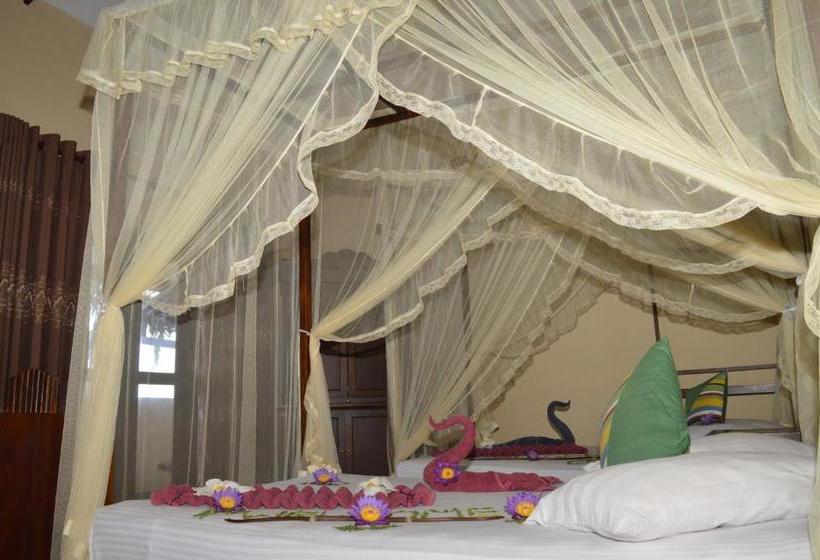 호텔 Polhena Bay Resort