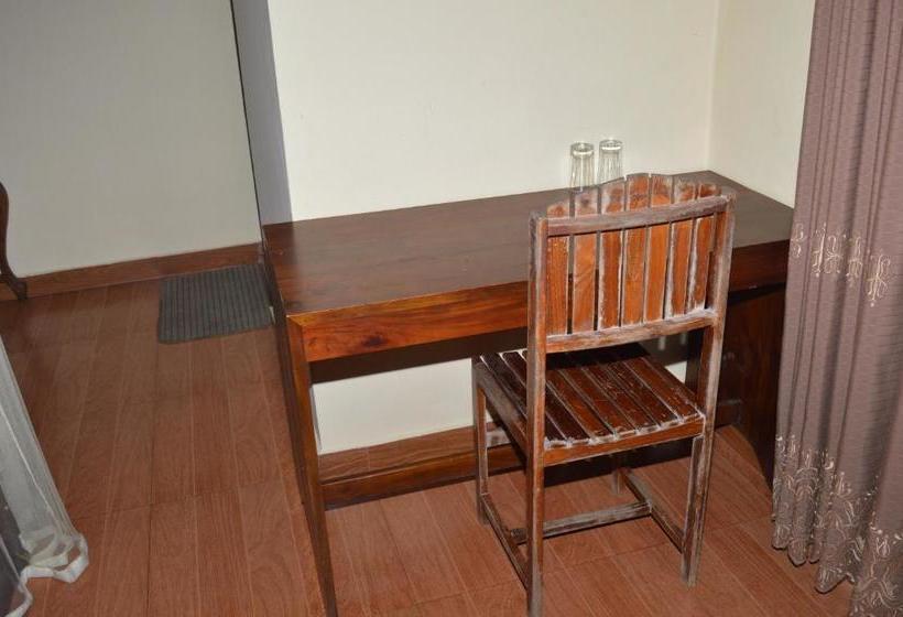 호텔 Polhena Bay Resort