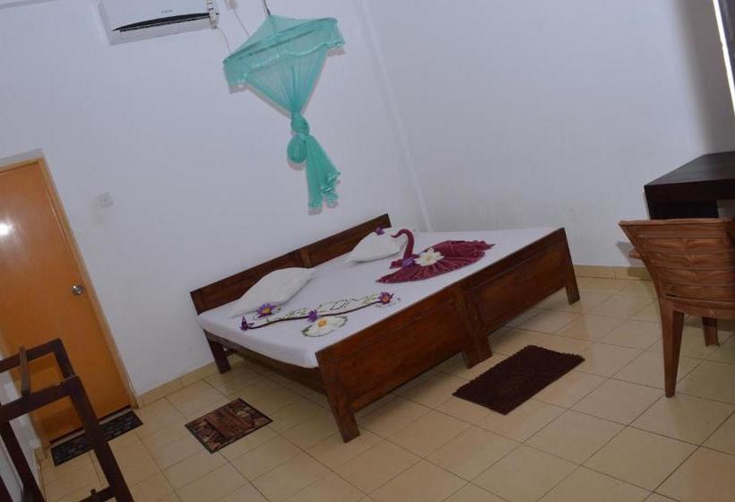 호텔 Polhena Bay Resort