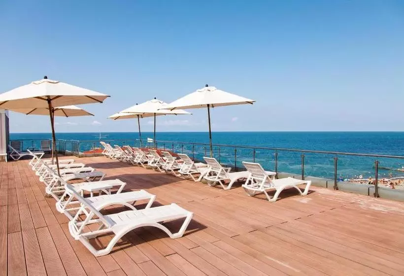 هتل Sochi Beach
