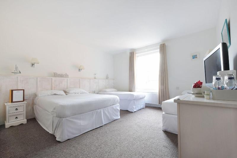 Отель The Beach