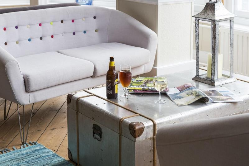 Отель The Beach