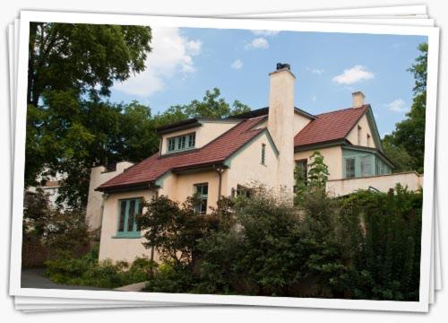 בית מלון כפרי 400 West High Inn