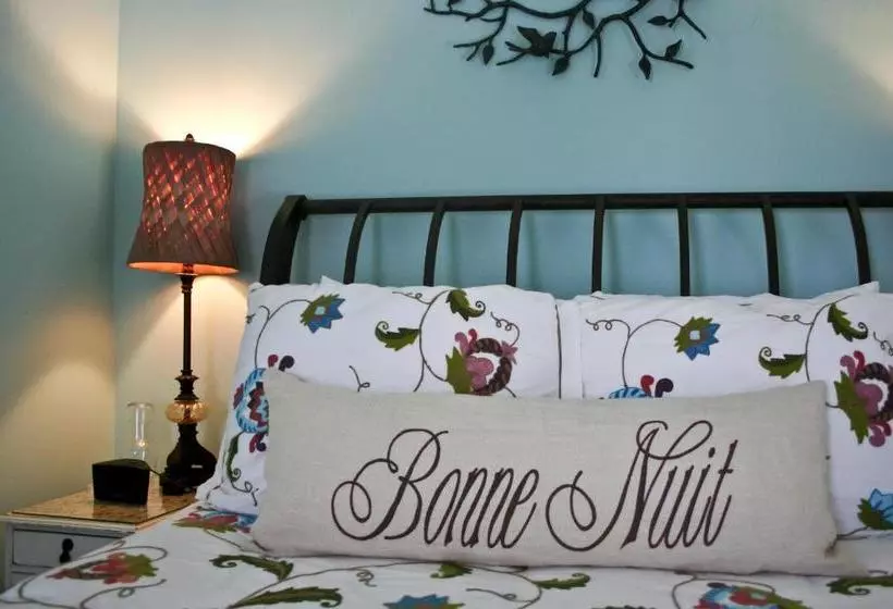 هتل 400 West High Inn