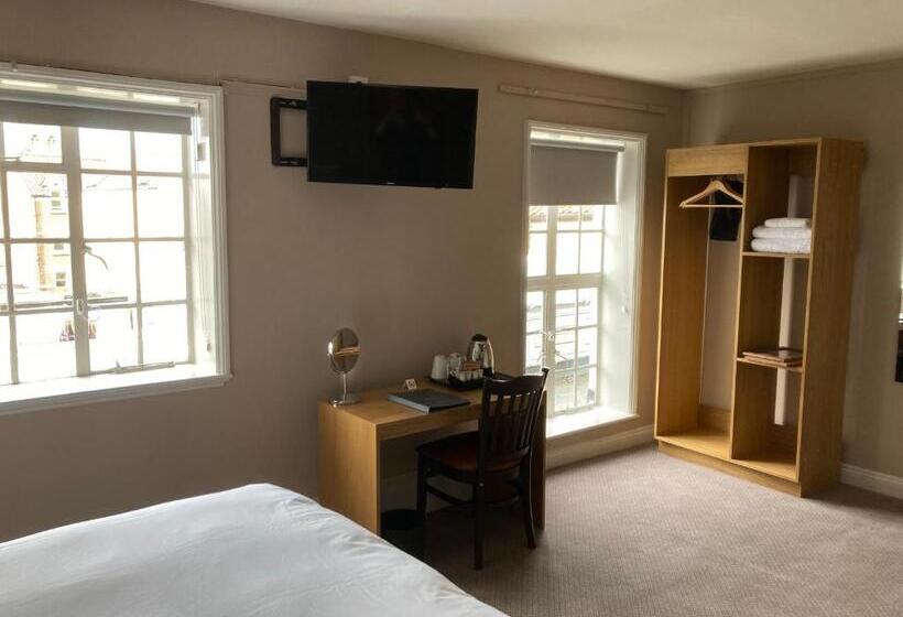 هتل The Market House