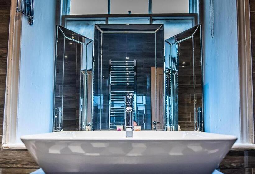 Отель The Royal Standard