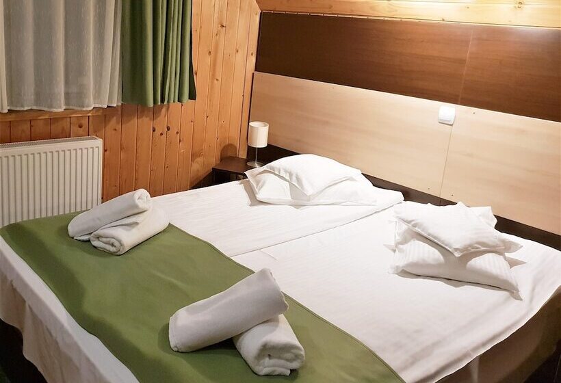 هتل Traveland Butique Resort Poiana Brasov