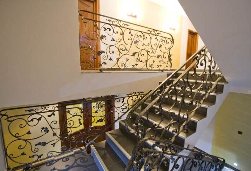 هتل Vila Barović And Spa