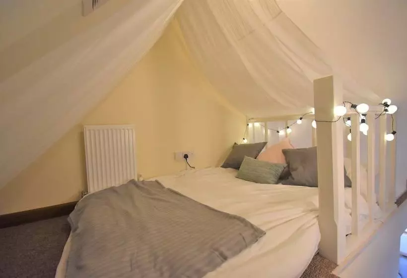 هتل Warwick Home Downey Birch
