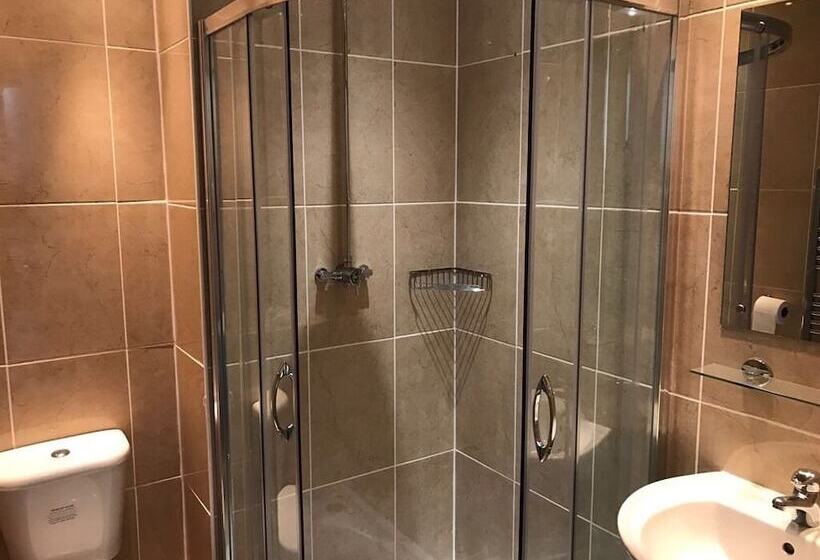 בית מלון כפרי The Waverley Inn