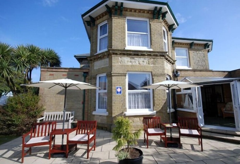 בית מלון כפרי Westbury Lodge