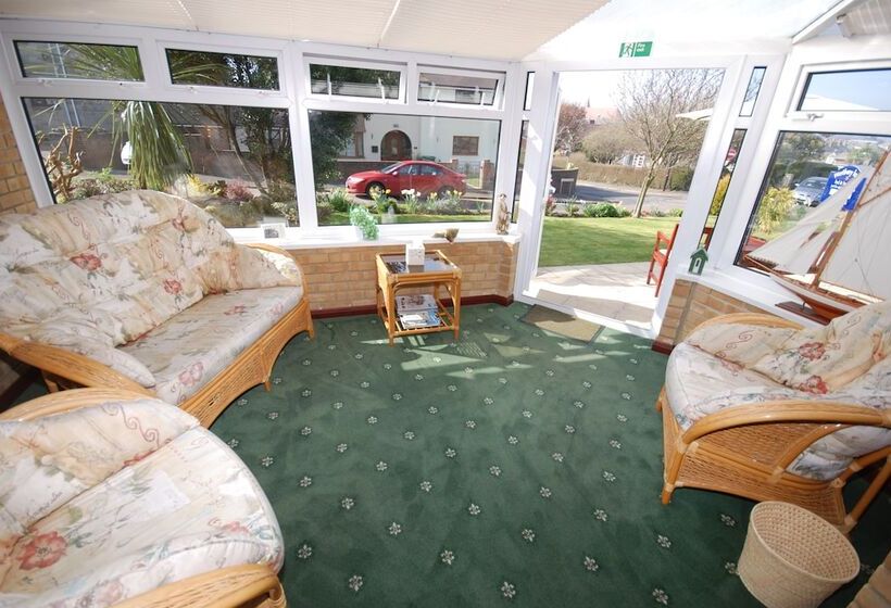 בית מלון כפרי Westbury Lodge