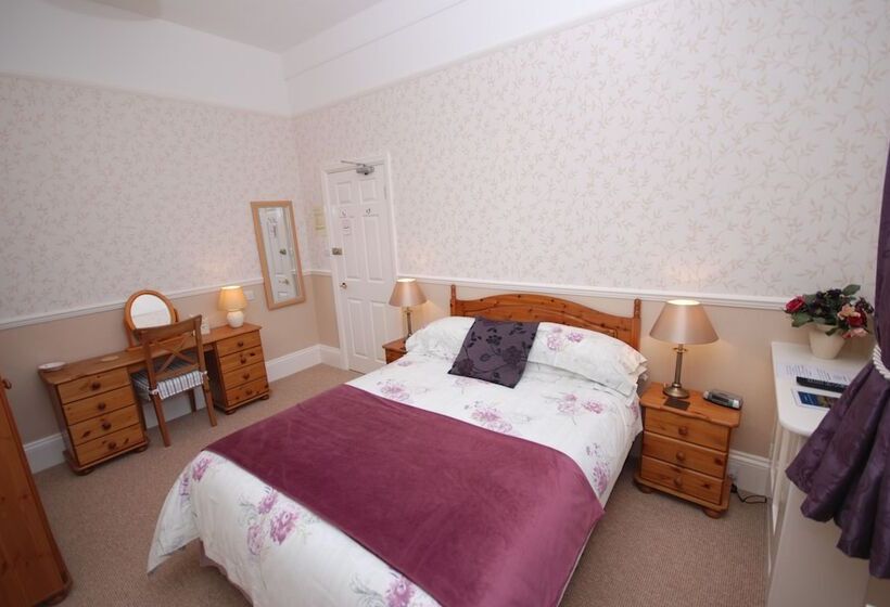 בית מלון כפרי Westbury Lodge