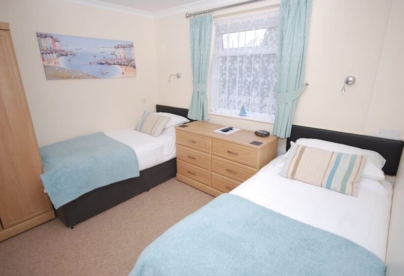 בית מלון כפרי Westbury Lodge