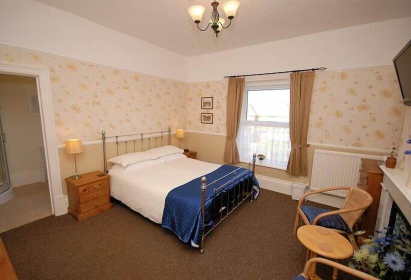 בית מלון כפרי Westbury Lodge