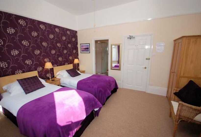 בית מלון כפרי Westbury Lodge