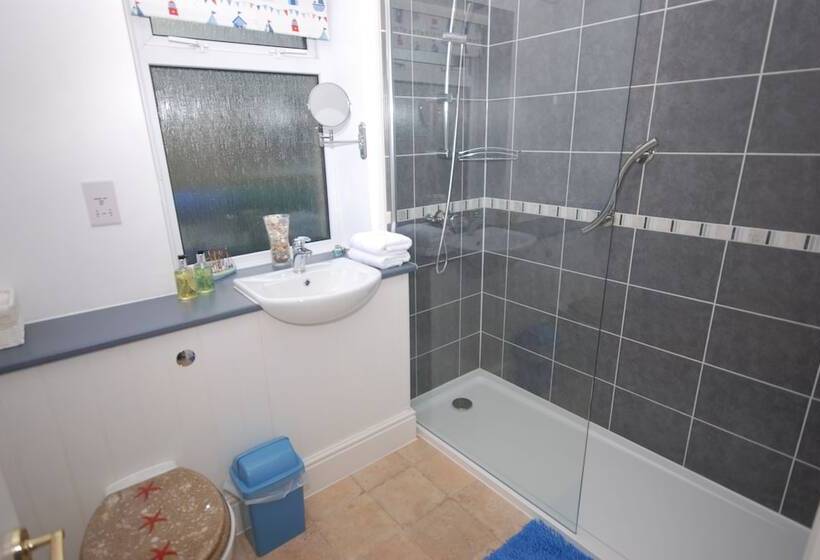 בית מלון כפרי Westbury Lodge