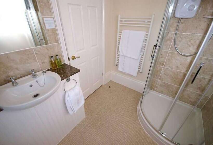 בית מלון כפרי Westbury Lodge