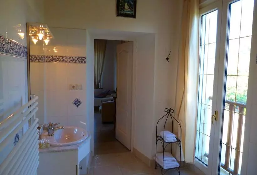 Aamiaismajoitus (B&B) Domaine Du Manoir